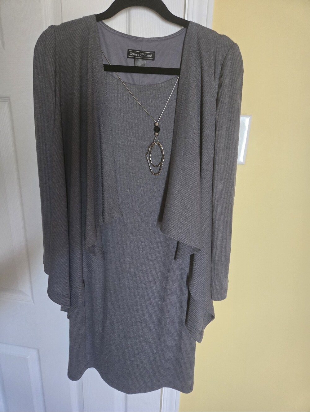 💞JESSICA HOWARD Grey Dress And Cardigan Set With Necklace